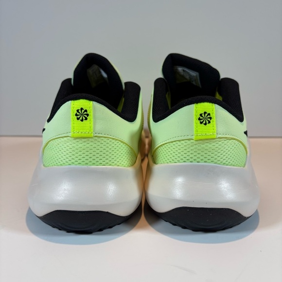 Men’s Nike Legend Essential 3 Next Nature Shoes Size 11 New In Box - Picture 4 of 6